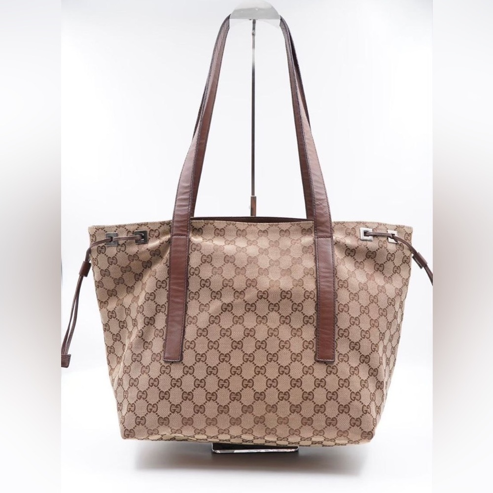 ⏰LAST CHANCE⏰ Gucci Beige/Brown GG Canvas And Leather Drawstring Tote - Picture 2 of 15